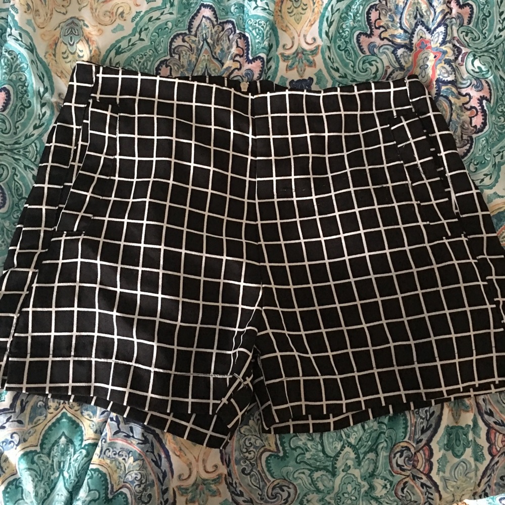 Geometric shorts